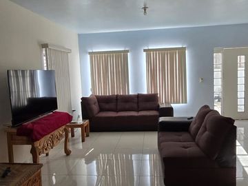 🏠 Propiedad con dos casas independientes - Perfectas para Dos Familias