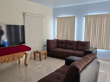 🏠 Propiedad con dos casas independientes - Perfectas para Dos Familias