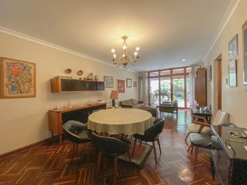 Vendo Casa a una cuadra de Av. 28 de Julio, zona segura y tranquila.