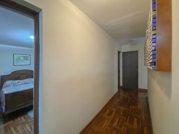 Vendo Casa a una cuadra de Av. 28 de Julio, zona segura y tranquila.
