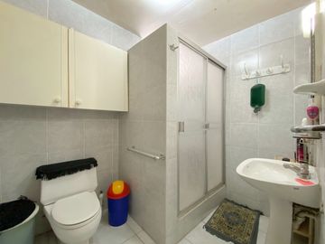 Vendo Casa a una cuadra de Av. 28 de Julio, zona segura y tranquila.