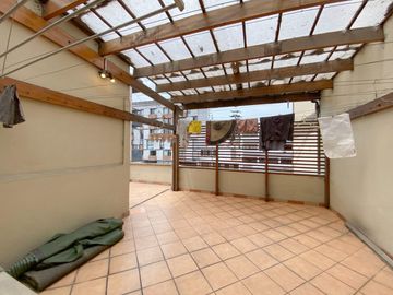 Vendo Casa a una cuadra de Av. 28 de Julio, zona segura y tranquila.