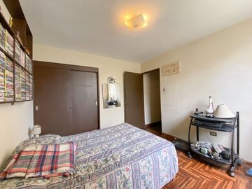 Vendo Casa a una cuadra de Av. 28 de Julio, zona segura y tranquila.