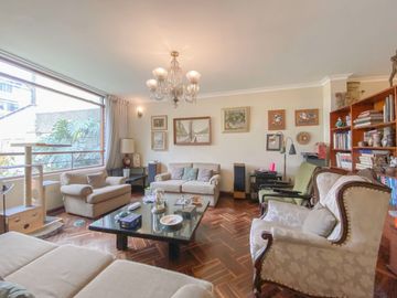 Vendo Casa a una cuadra de Av. 28 de Julio, zona segura y tranquila.
