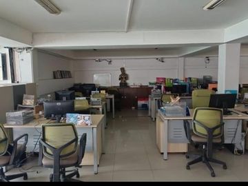 Sale or for Rent Hotel 10 Room Huai Khwang