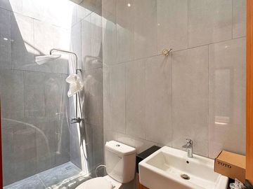 Dijual Rumah Ready Baru 5 Kamar / 2 Lantai Di Duren Sawit Jaktim Dekat RSUD