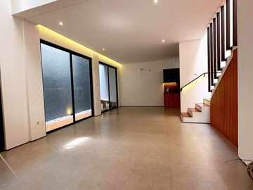 Dijual Rumah Ready Baru 5 Kamar / 2 Lantai Di Duren Sawit Jaktim Dekat RSUD