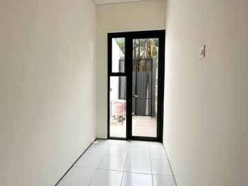 Dijual Rumah Ready Baru 5 Kamar / 2 Lantai Di Duren Sawit Jaktim Dekat RSUD