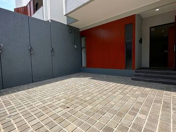 Dijual Rumah Ready Baru 5 Kamar / 2 Lantai Di Duren Sawit Jaktim Dekat RSUD