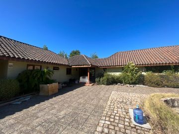 EN VENTA CASA EN CURICO, CAMINO A ZAPALLAR