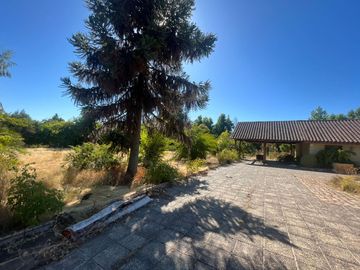 EN VENTA CASA EN CURICO, CAMINO A ZAPALLAR
