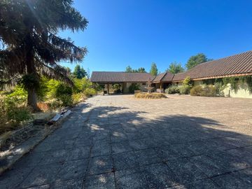 EN VENTA CASA EN CURICO, CAMINO A ZAPALLAR