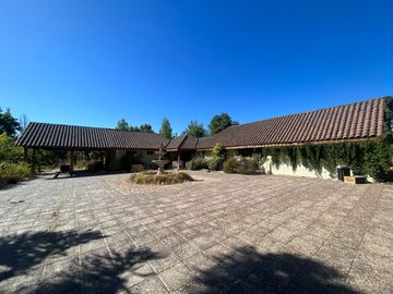 EN VENTA CASA EN CURICO, CAMINO A ZAPALLAR