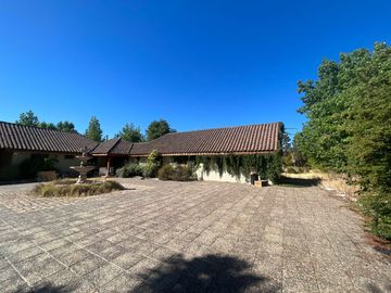 EN VENTA CASA EN CURICO, CAMINO A ZAPALLAR