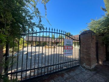 EN VENTA CASA EN CURICO, CAMINO A ZAPALLAR