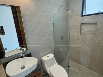 CASA NUEVA EN VENTA COTO SOARE II ORIENTACION NORTE SUR.