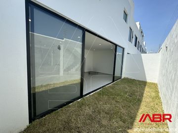CASA NUEVA EN VENTA COTO SOARE II ORIENTACION NORTE SUR.