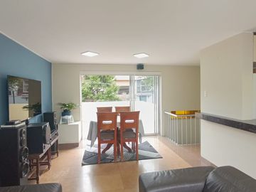VENTA CASA DOS PISOS