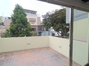 VENTA CASA DOS PISOS