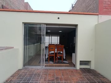 VENTA CASA DOS PISOS