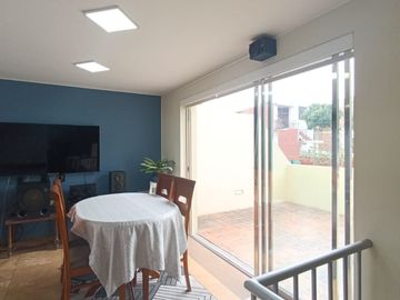 VENTA CASA DOS PISOS