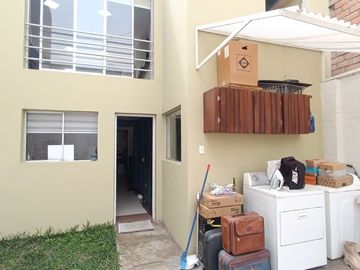 VENTA CASA DOS PISOS