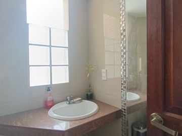 VENTA CASA DOS PISOS