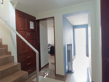 VENTA CASA DOS PISOS
