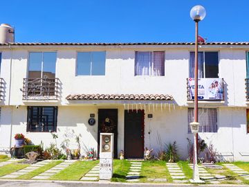 Casa en venta, Fraccionamiento Paseo del Roble N. 31,San Francisco Ocotlán, Puebla.