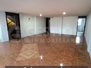 Casa independiente con 2 departamentos, sur de Quito, Ciudadela Ibarra