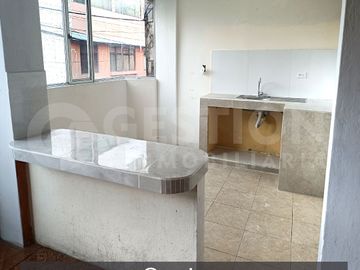 Casa independiente con 2 departamentos, sur de Quito, Ciudadela Ibarra