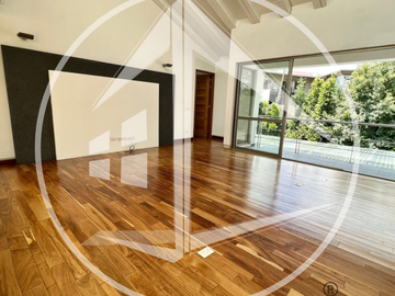 EXCLUSIVA RESIDENCIA CON EXCELENTES ACABADOS EN REAL DEL COUNTRY, LOMAS COUNTRY CLUB.