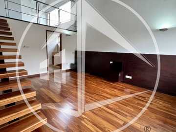 EXCLUSIVA RESIDENCIA CON EXCELENTES ACABADOS EN REAL DEL COUNTRY, LOMAS COUNTRY CLUB.