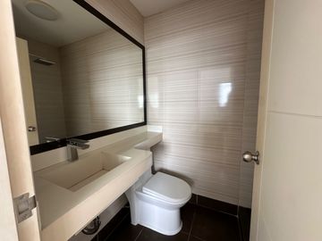 Venta de Duplex en Avenida Tomas Marsano