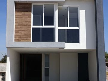 CASA EN VENTA EN PRIVADA RAMBLAS EN ZONA DE SANTA BARBARA EN POZOS SAN LUIS POTOSI