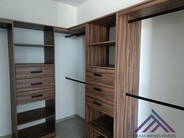 CASA EN VENTA EN PRIVADA RAMBLAS EN ZONA DE SANTA BARBARA EN POZOS SAN LUIS POTOSI