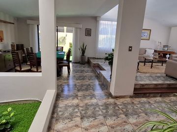 Alquilo Hermosa Casa En Urb. Los Girasoles En Cayma