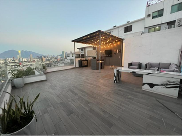 SE VENDE CASA EN COLINAS DE SAN JERONIMO