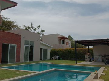 Se Vende Casa de Lujo en Condominio Orgánica – Subtanjalla, Ica