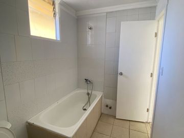 EN VENTA CASA EN CURICÓ, VILLA CONAVICOOP