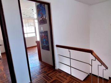 Alquilo amplia casa cerca a parque en San Miguel