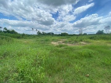 Land for sale, 10 rai, 106 square wa, Suan Pan, Mueang District, Nakhon Pathom.
