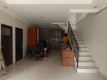 Rumah Dijual di Perkici Bintaro Sektor 5, Posisi Hook
