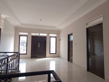 Rumah Dijual di Perkici Bintaro Sektor 5, Posisi Hook