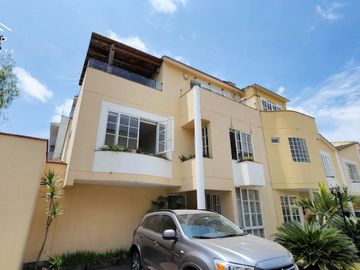 Hermosa Casa en Condominio