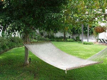Residencia de lujo con alberca y acabados en encino americano en zona exclusiva de Cuernavaca