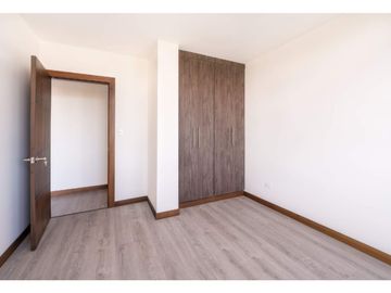 Venta de departamento en Tumbaco, cerca a la Av. Interoceánica, Ruta Viva, centros comerciales y bancos.