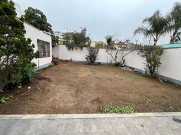 VENDO CASA EN LA AURORA - MIRAFLORES
