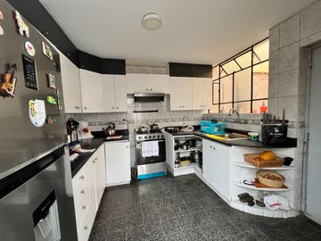 VENDO CASA EN LA AURORA - MIRAFLORES