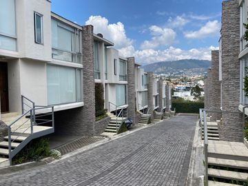 Venta de casa en Tumbaco sector Intervalles, Ubicación estratégica a 5 minutos de la Ruta Viva, 3 minutos del hospital de los Valles, Scala.